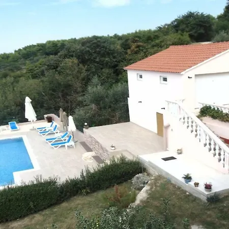 Apt.branka With Pool In Natur